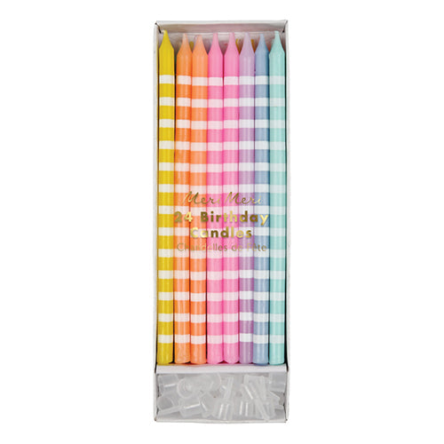 Con estas maravillosas velas, la torta se verá aún más linda !!!  El pack contiene 24 velas largas rayas en 6 colores pastel: amarillo, rosado, celeste, damasco, lila y verde menta.